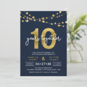 Invitation Lumières Bleues Élégantes 10e Anniversaire de Mari (Debout devant)