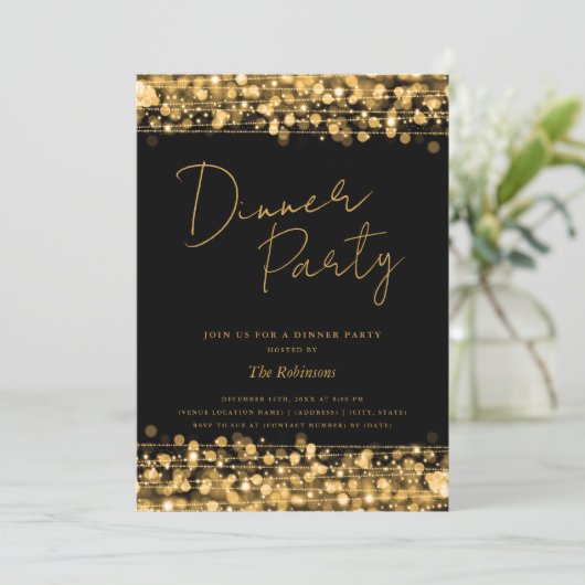 Invitation Lumières Chic Doré Script Soirée en Noir (Debout devant)