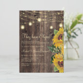 Invitation Lumières de chaîne de tournesol en bois rustique p (Debout devant)