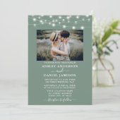 Invitation Lumières de corde vert sauge moderne Photo mariage (Debout devant)