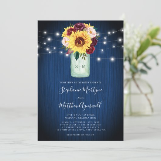 Invitation Lumières de mariage en pot Mason bleu marine tourn (Debout devant)