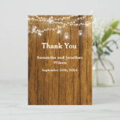 Invitation Lumières Suspendues en Pot de Maçon en Bois Rustiq (Debout devant)