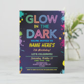 Invitation Luminosité dans l'obscurité Anniversaire Neon Pain (Debout devant)