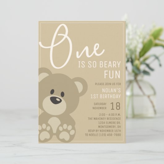Invitation L'une est Beary Fun Neutral Ours 1er Anniversaire (Debout devant)