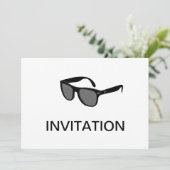 Invitation lunettes de soleil noires (Debout devant)