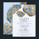 Invitation Luxe Blue Gold Marble Agate Parties scintillant Sw<br><div class="desc">Cette invitation chic et élégante au sweet sixteen est le design parfait pour la jeune adolescente contemporaine et branchée. Il est décoré d'une parties scintillant en or brillant imitant, bleu perwinkle, bleu pastel et marbre marbré bleu marine sur un simple arrière - plan blanc et bleu. Moderne, glamour, unique et...</div>
