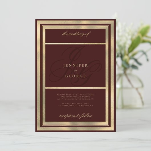 Invitation Luxe or bordeaux monogramme initiales mariage (Debout devant)