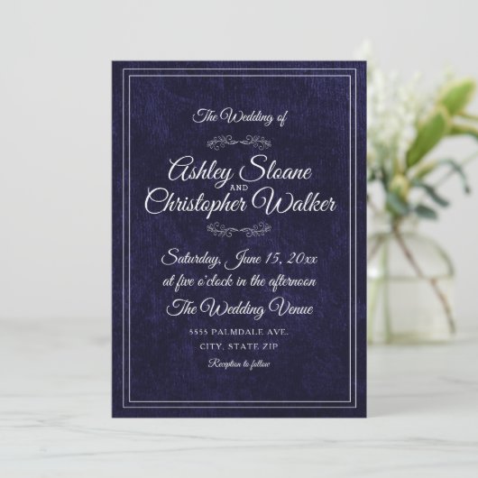 Invitation Luxury Navy Blue Velvet White Monogram QR code (Debout devant)