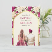 Invitation Magenta Floral Punjabi Anand Karaj Sikh Mariage (Debout devant)