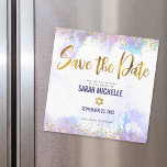 Invitation Magnétique Bat mitzvah Enregistrer la date Gold Purple Aquare<br><div class="desc">Assurez-vous que tous vos amis et parents pourront célébrer le Bat mitzvah de votre fille! Envoyez ce faux papier et points de parties scintillant en or brillant, moderne et étonnant, et un script de typographie contre un arrière - plan d'aquarelle mauve, personnalisé "Save the Date" carte faire-part magnétique. Personnalisez le...</div>