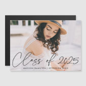 Invitation Magnétique Classe de 2023 Modern Black Script Photo Graduatio (Devant / Derrière)