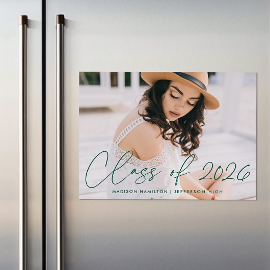 Invitation Magnétique Classe de 2025 Modern Green Script Photo Graduatio