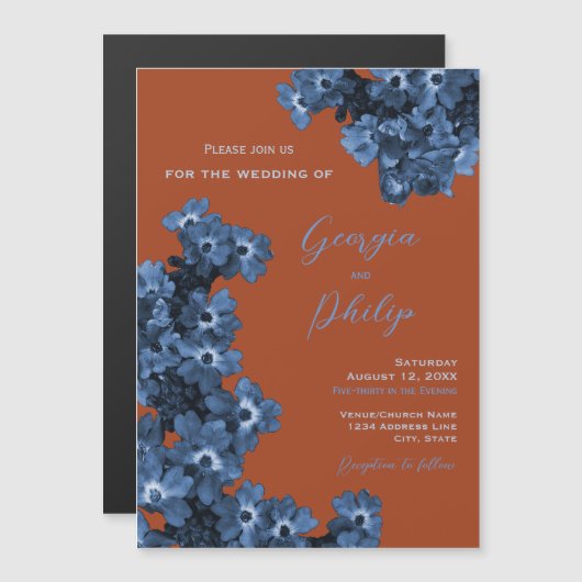 Invitation Magnétique Élégant Mariage en terre cuite et fleurs bleues (Devant / Derrière)