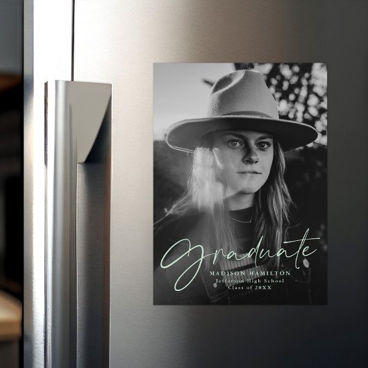 Invitation Magnétique Élégante Monnaie Vert Script Photo Graduation