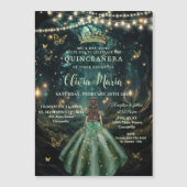 Invitation Magnétique Forêt Enchantée Robe Émeraude Quinceañera (Devant)