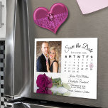 Invitation Magnétique Magenta Plum Rose Calendrier Photo Date d'enregist<br><div class="desc">Ces belles cartes magnétiques sont le moyen parfait de faire savoir à votre famille et à vos amis de sauver la date pour votre prochain mariage. Le design romantique est composé d'un seul plum magenta à long tige ou d'un rose de couleur violet cassis sur son côté réfléchissant ou miroir...</div>