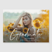 Invitation Magnétique Photo de remise de diplôme écriture moderne (Devant)