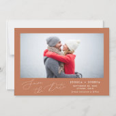 Invitation Magnétique Rust Modern Script Photo Enregistrer l'aimant Date (Recto)