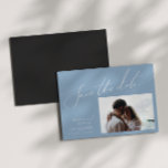 Invitation Magnétique Script Whimsical | Horizontal Bleu Enregistrer La<br><div class="desc">Voici notre magnifique script lunatique | bleu horizontal enregistrer la date invitation magnétique parfait pour votre simple fête de printemps de boho moderne. Notre design élégant comprend une palette de couleurs vives et pastel avec un script de calligraphie vintage et chic. Que vous préfériez un style minimaliste ou classique, notre...</div>