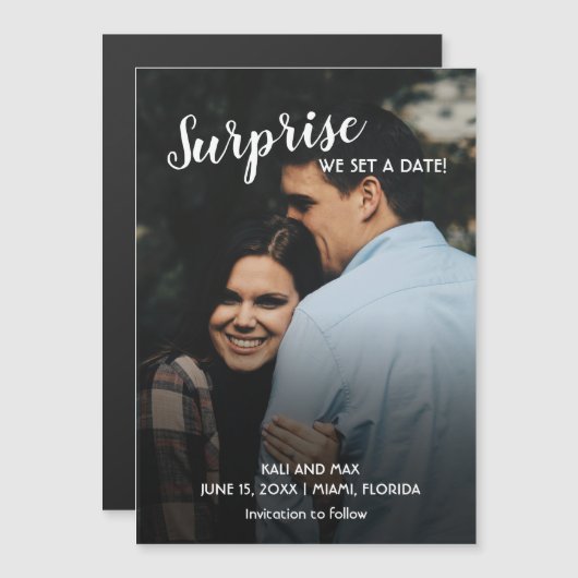 Invitation Magnétique Surprise Nous définissons un Mariage date (Devant / Derrière)