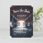 Invitation Magnifique Pont Couvert Rustique Enregistrez la Da (Debout devant)