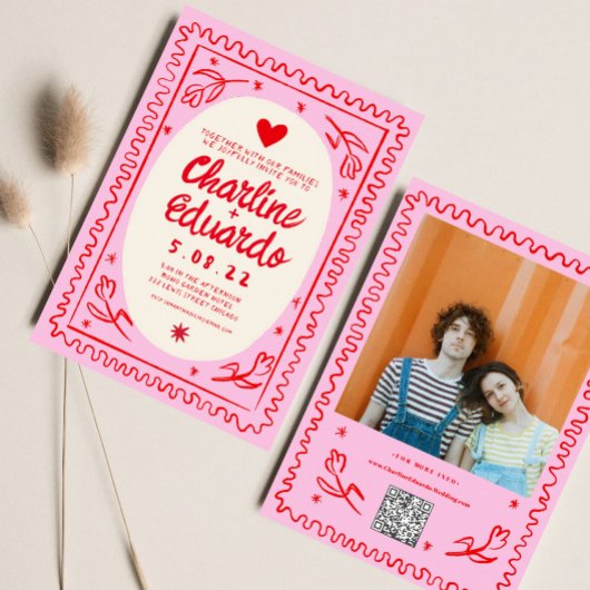 Invitation Main rouge rose tiré Wavy Retro Mariage