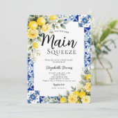 Invitation Main Squeeze Lemon Blue Tile Floral Bridal Shower (Debout devant)