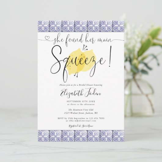 Invitation Main Squeeze Lemons Tiles Monogram Fête des mariée (Debout devant)