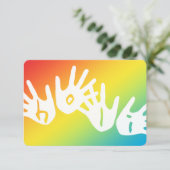 Invitation mains de la couleur (Debout devant)