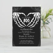 Invitation Mains osseuses en forme de coeur Fête Halloween (Debout devant)