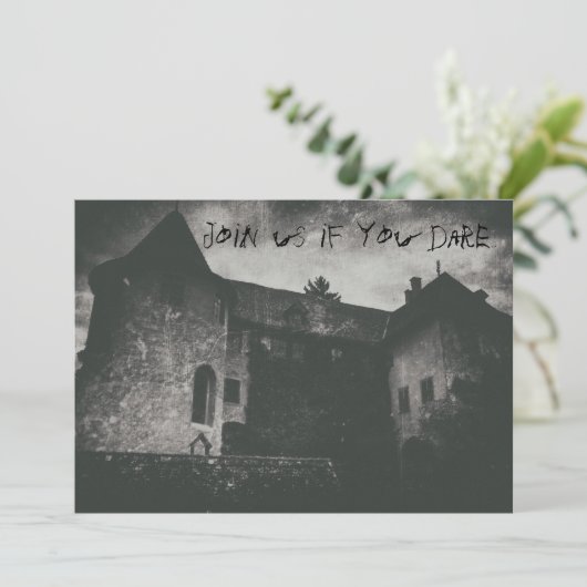 Invitation Maison Hantée Grungy Éffrayant Monochrome (Debout devant)