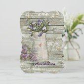 Invitation maison rustique en bois blanchi à la chaux lavande (Debout devant)