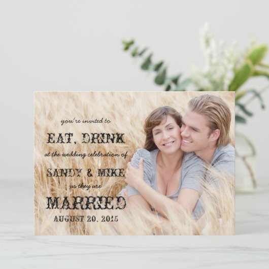 Invitation Mangez un Mariage campagnard rustique marié (Debout devant)