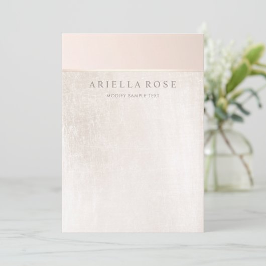 Invitation Marbre blanc brossé simple et élégant (Debout devant)