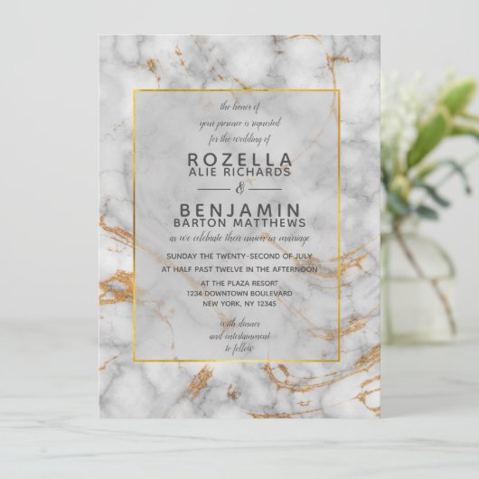 Invitation Marbre gris moderne Agate & Mariage d'huile or (Debout devant)