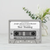 Invitation Mariage à la Bande Cassette Rétro (Debout devant)