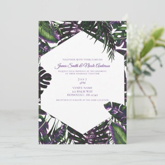 Invitation Mariage aux feuilles de palmier tropicales violett (Debout devant)