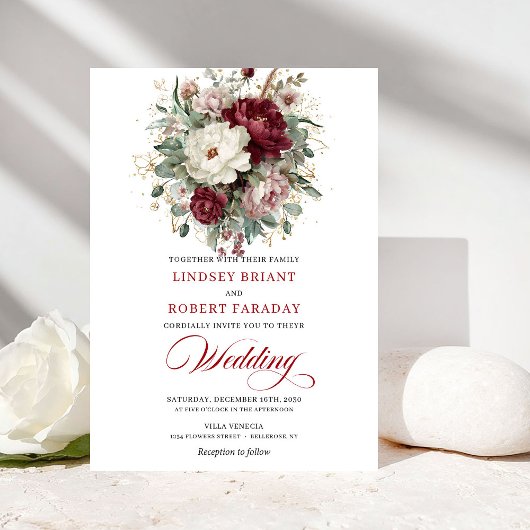 Invitation Mariage Chic Bourgogne et Fleurs Blanches Or