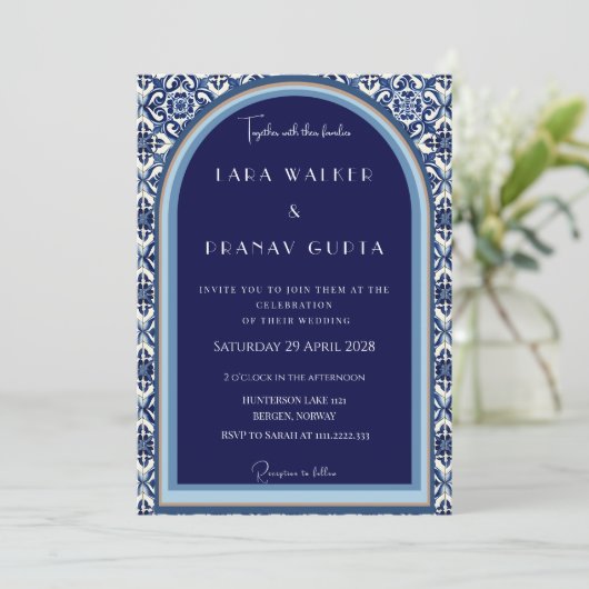 Invitation Mariage classique en carrelage espagnol bleu (Debout devant)