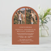Invitation Mariage Code QR Photo d'Arche en Terracotta Modern (Debout devant)