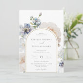 Invitation Mariage de cadre en arc floral bleu Dusty (Debout devant)