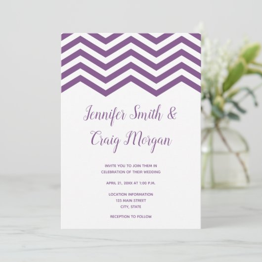 Invitation Mariage de finition Chevron blanc et violet (Debout devant)