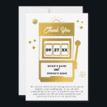 Invitation Mariage de machine à sous Las Vegas Destination Ca<br><div class="desc">Un design mariage à thème unique dessiné à la main par Las Vegas Casino. Destination moderne Las Vegas, Nevada thème mariage avec cartes à jouer, casino de jeux d'argent illustrations à thème. Un carte de remerciements mariage de Las Vegas faux or idéal pour les mariages à thème casino. Des invitations...</div>