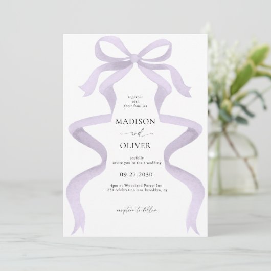 Invitation Mariage de Monogramme de Bow violet élégant modern (Debout devant)