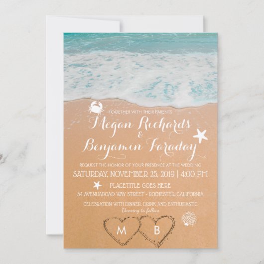 Invitation Mariage de plage d'été Cœurs Nom dans le sable (Devant)