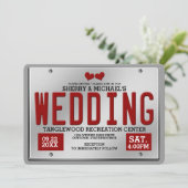 Invitation Mariage de plaque de licence rouge (Debout devant)