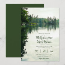 Mariage de reflet evergreens au bord du lac rustiq