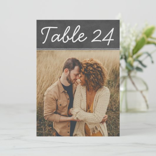 Invitation Mariage de tableau noir rustique Numéro de tableau (Debout devant)