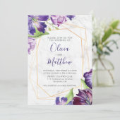 Invitation Mariage de tulipes violettes en marbre géométrique (Debout devant)