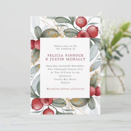 Invitation Mariage d'hiver Sage Green & Red Berries (Debout devant)